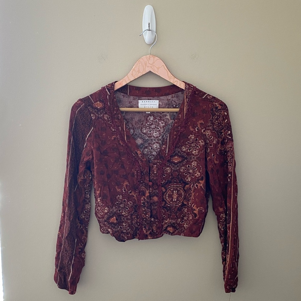 Women’s Kendall + Kylie Red Paisley Button Down Long Sleeve Blouse Size Small